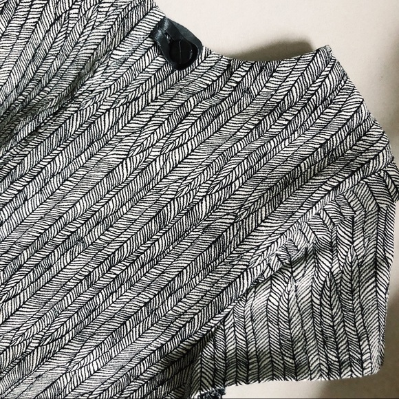 ZARA Black and White Patterned Shift Dress - Picture 6 of 7